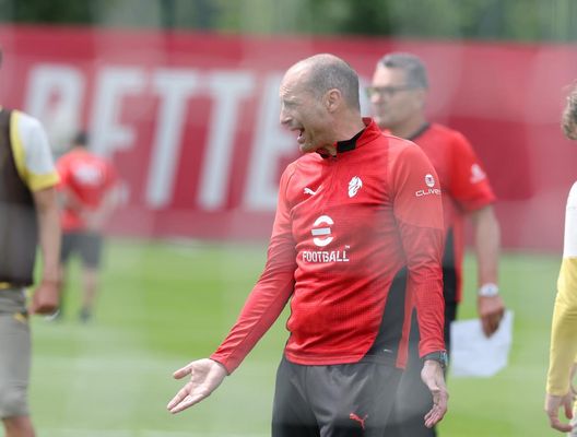 Palmeri distrugge il Milan: “La verità è che non ha mai avuto un gioco. Ditemi quando Allegri…” Palmeri distrugge il Milan: “La verità è che non ha mai avuto un gioco. Ditemi quando Allegri…” - immagine 1