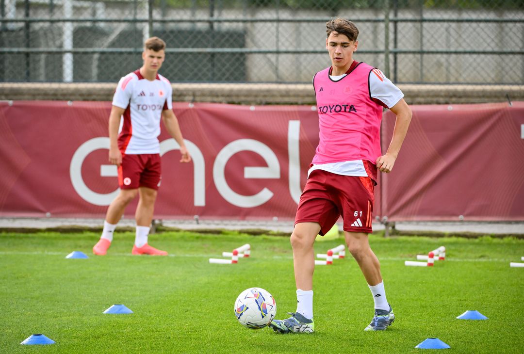 Trigoria, la rifinitura alla vigilia della gara con la Fiorentina – FOTO GALLERY - immagine 21