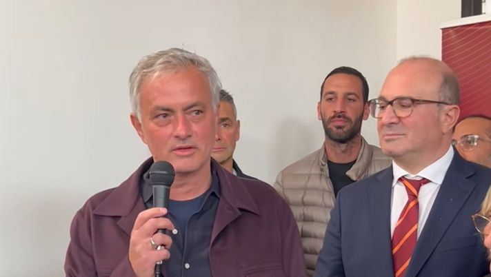 Mourinho dai bambini di Casale Caletto: “La beneficenza si fa con la bocca chiusa” - immagine 1