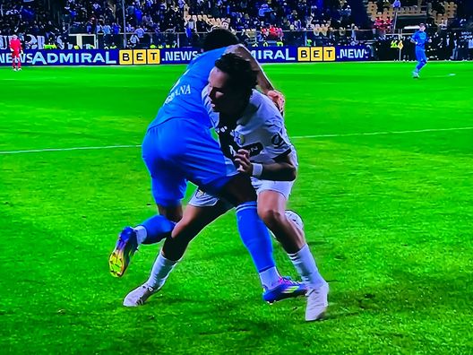 FOTO Parma-Napoli 0-0, CLAMOROSO rigore non dato agli azzurri per fallo di Simeone- immagine 2