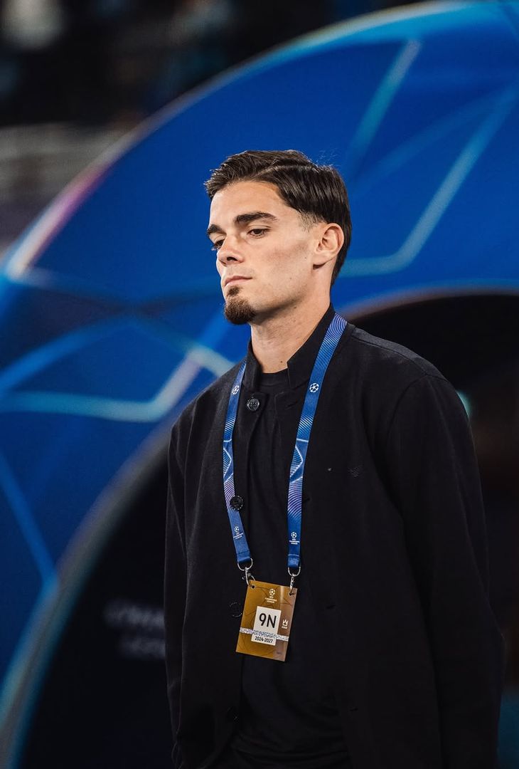 Gli azzurri sul campo del Maradona con tutto il loro stile per la notte di Champions - immagine 4