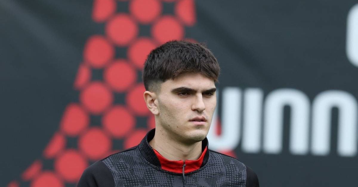 Nasce il duello tra Bartesaghi ed Estupinan: chi è il migliore per il Milan? I numeri Nasce il duello tra Bartesaghi ed Estupinan: chi è il migliore per il Milan? I numeri