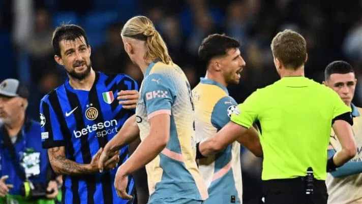 Acerbi-Haaland, siparietto nel finale: “Vuoi la maglia?”. Il difensore: “L’ho chiesta, ma…” - immagine 1