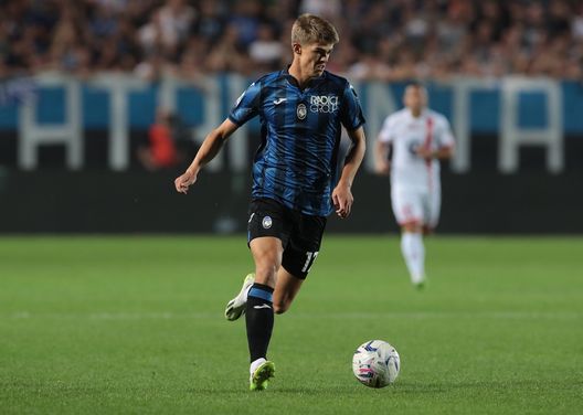 BERGAMO, ITALY - SEPTEMBER 02: Charles De Ketelaere of Atalanta BC in action during the Serie A TIM match between Atalanta BC and AC Monza at Gewiss Stadium on September 02, 2023 in Bergamo, Italy. (Photo by Emilio Andreoli/Getty Images) De Ketelaere avverte la Fiorentina: “Farò di tutto per la vittoria”- immagine 2