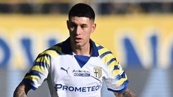 Problema fisico per Valenti nel Parma, cambio obbligato contro l’Atalanta: la prima diagnosi