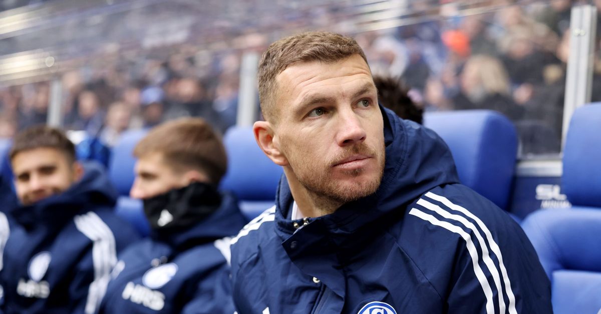 Dzeko spiega l'addio alla Fiorentina: "Avevo bisog