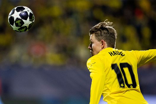 Bodø, Norvegia - 11 marzo 2026: Jens Petter Hauge del Bodø/Glimt durante l'andata degli ottavi di finale di Champions League tra Bodø/Glimt e Sporting Clube de Portugal all'Aspmyra Stadium. (Foto di Martin Ole Wold/Getty Images) Sporting Lisbona-Bodø/Glimt, dove vedere il match in tv e streaming LIVE- immagine 5