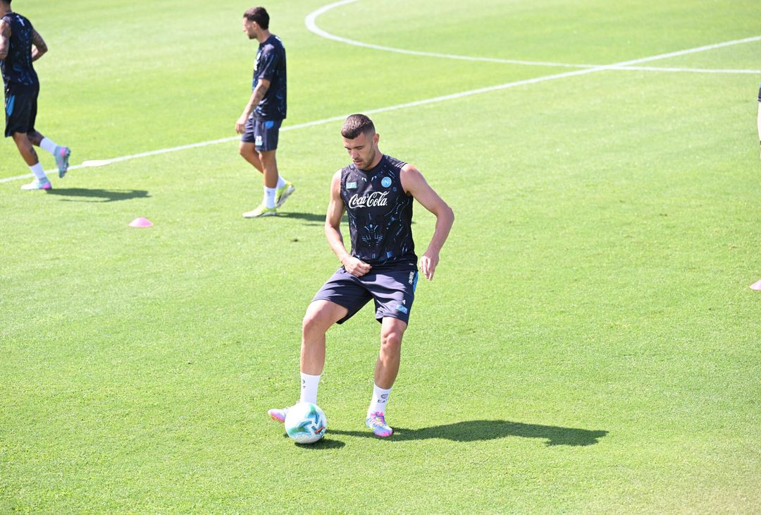 Grinta e sorrisi a Castel Volturno, il Napoli prepara il match col Cagliari GALLERY - immagine 4