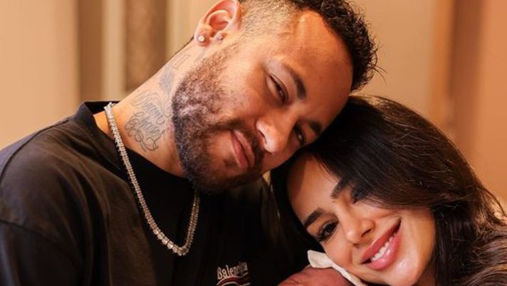 La compagna di Neymar sull’aggressione in casa: “Stanno tutti bene, l’importante è che…” - immagine 1