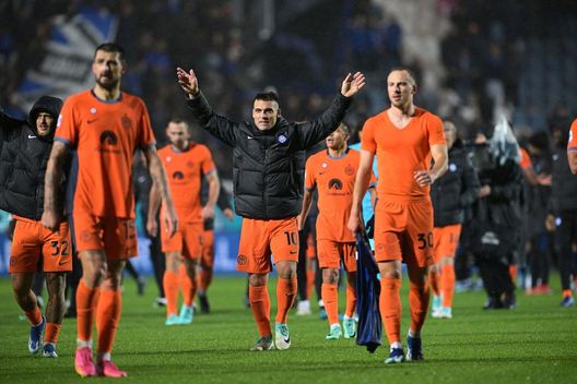 Getty Images GdS – Un Calha alla Pirlo per lanciare l’Inter. Milan senza scuse, è allungo- immagine 3