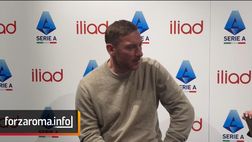 VIDEO – Totti racconta: “Un tifoso mi baciò i piedi, pensavo avesse perso qualcosa”