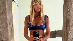 “Specchio riflesso”: il selfie di Elenoire Casalegno accende i fan