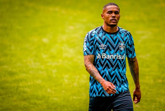 Porto Alegre, Brasile - 10 luglio 2021: Douglas Costa durante l'allenamento prima della partita tra Grêmio ed Internacional di Porto Alegre. (Foto di Silvio Avila/Getty Images) Palmeiras-Gremio, scuole a confronto: i più grandi talenti sfornati dalle due squadre- immagine 5