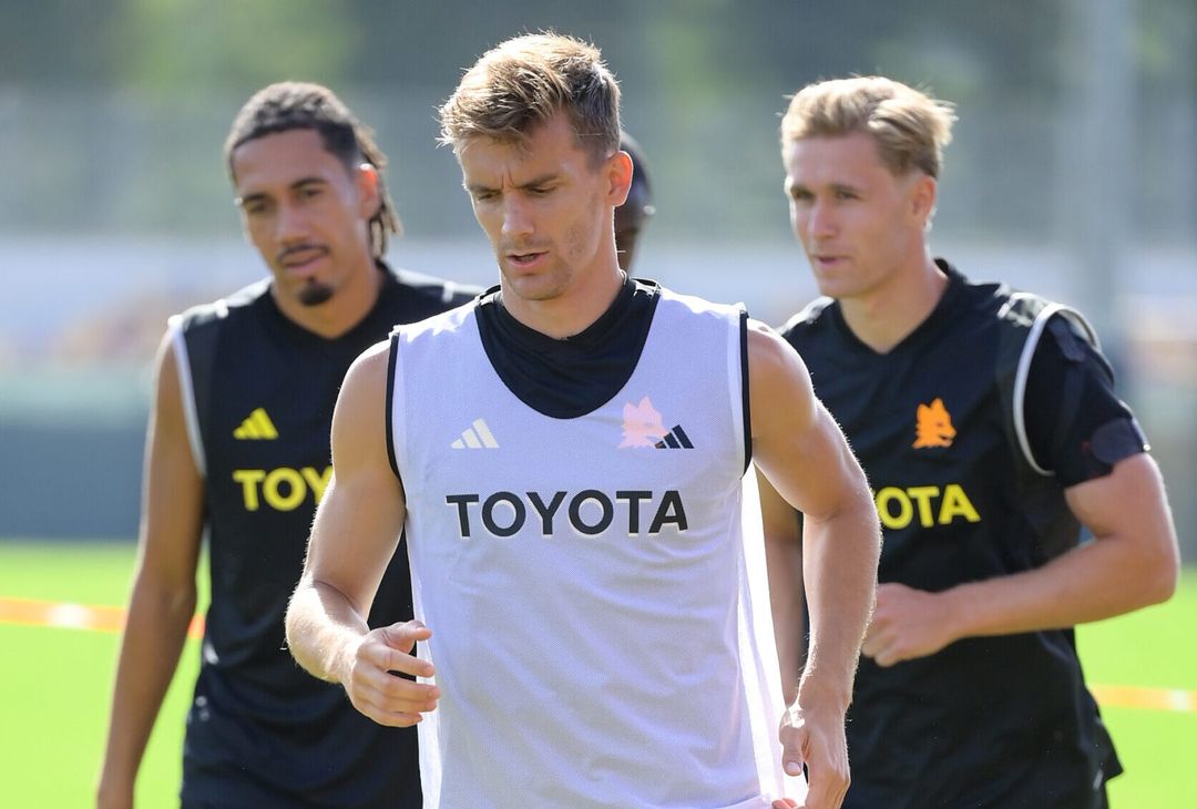 La Roma prosegue la preparazione a Trigoria: Matic e Dybala a parte – FOTO GALLERY - immagine 40