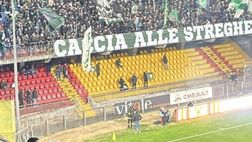 Benevento, mister Andreoletti perde il derby e rischia l’esonero: tifosi irpini fuori controllo…