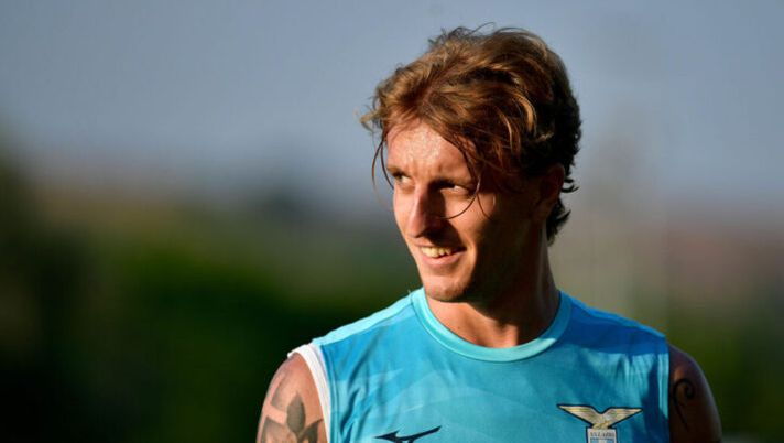 ROME, ITALY - AUGUST 23: Nicolò Rovella of SS Lazio during the SS Lazio training session at the Formello sport centre on August 23, 2023 in Rome, Italy. (Photo by Marco Rosi - SS Lazio/Getty Images) Lazio, dal dubbio Rovella alla gestione di Zaccagni: tutto sulla probabile formazione - immagine 1