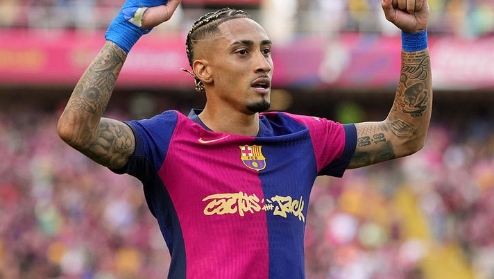 Raphinha dell'FC Barcelona festeggia il quarto gol della sua squadra durante la partita della Liga tra FC Barcelona e Real Madrid CF all'Estadi Olimpic Lluis Companys, l'11 maggio 2025 a Barcellona, Spagna. (Foto di Alex Caparros/Getty Images) raphinha-critica-mondiale-per-club-fifa-vacanze-brasile-barcellona-san-paolo