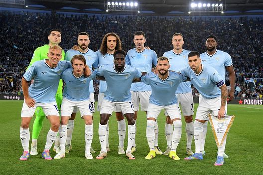 La squadra della SS Lazio schierata prima della partita di Serie A tra Lazio e Lecce allo Stadio Olimpico il 25 maggio 2025 a Roma, Italia. (Foto di Marco Rosi - SS Lazio/Getty Images) Attimi di paura per Matias Vecino: irruzione dei ladri nel suo appartamento- immagine 2