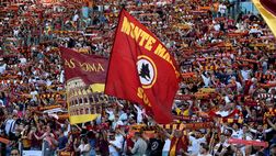Giudice Sportivo, Roma multata per il lancio di un fumogeno da parte dei suoi tifosi