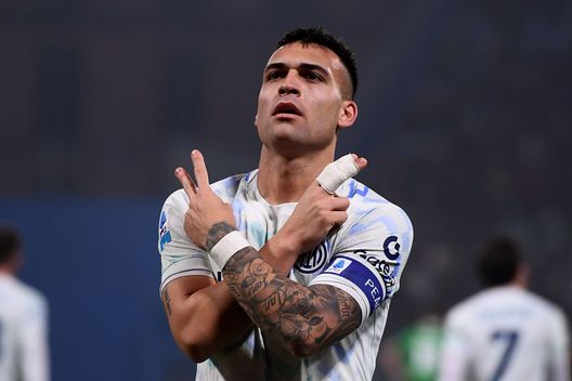 SASSUOLO, ITALY - FEBRUARY 08: Lautaro Martinez of FC Internazionale celebrates after scoring his team third goal during the Serie A match between US Sassuolo Calcio and FC Internazionale at Mapei Stadium Citta del Tricolore on February 08, 2026 in Sassuolo, Italy. (Photo by Alessandro Sabattini/Getty Images)