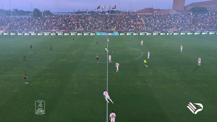 VIDEO Venezia-Palermo 2-1: rosa ko, Vanoli vola in finale playoff. Gol e highlights VIDEO Venezia-Palermo 2-1: rosa ko, Vanoli vola in finale playoff. Gol e highlights - immagine 1