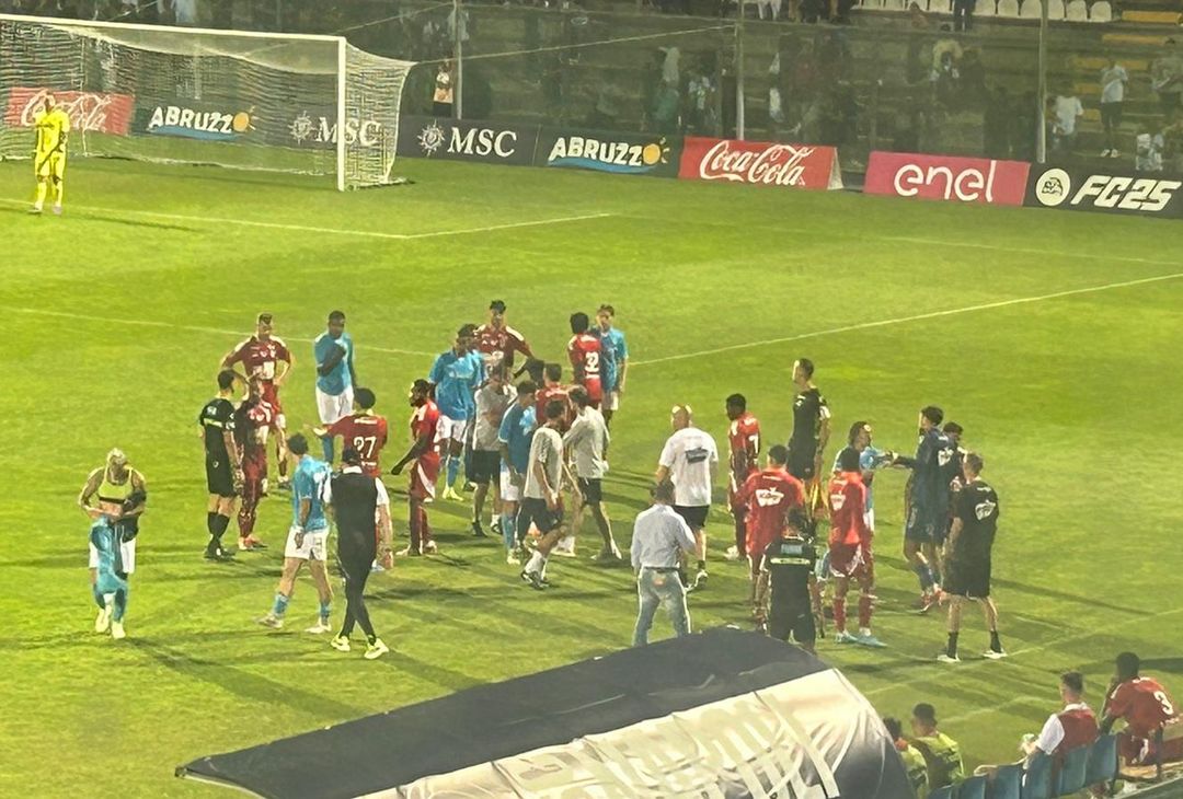 GALLERY Napoli-Brest, clamorosa rissa fra Natan e Del Castillo nel finale - immagine 13