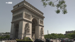 VIDEO/ Francia, al via da oggi il divieto di fumo in spiagge, parchi e fermate bus