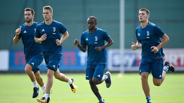 VINOVO, ITALY - JULY 11: Pol Garcia Tena , Marko Pjaca , Oumar Toure , Alessandro Vogliacco of Juventus during the morining training session on July 11, 2017 in Vinovo, Italy. (Photo by Daniele Badolato - Juventus FC/Getty Images) Ex Juve, Pol Garcia Tena: “Tomiyasu è da top club, qui al Sint-Truiden è esploso Facundo Colidio” - immagine 1