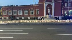 Roma-Napoli, striscione contro i Friedkin: “Le rivoluzioni non si annunciano, si fanno”