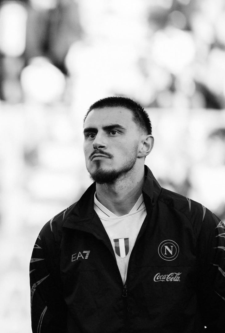 Elmas ironizza sui social in attesa del 2026: viaggi, campo e mister yes –  LE FOTO - immagine 2