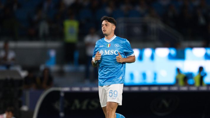 NAPLES, ITALY - AUGUST 30: Giuseppe Ambrosino Di Bruttopilo in action during the Serie A match between SSC Napoli and Cagliari Calcio at Stadio Diego Armando Maradona on August 30, 2025 in Naples, Italy. (Photo by SSC Napoli via Getty Images) ambrosino prestito