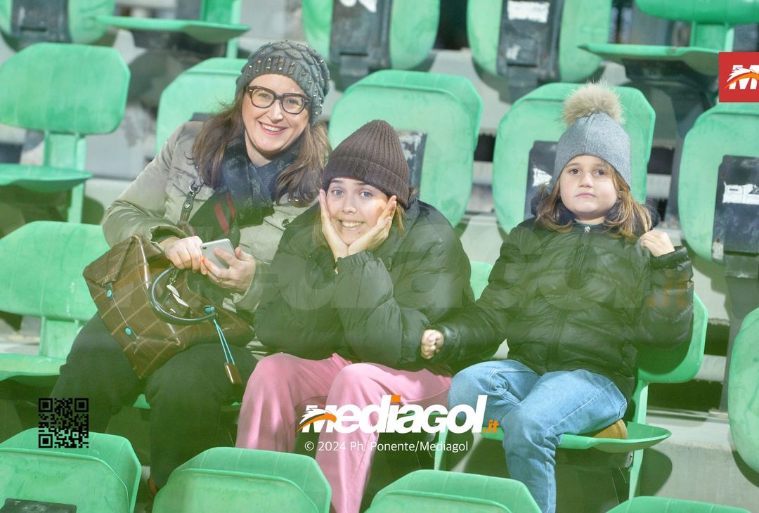 FOTOTIFO Palermo-Bari 3-0, gli scatti ai tifosi al “Renzo Barbera” (GALLERY) - immagine 59