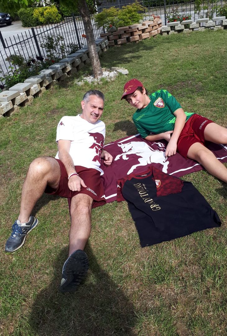 Fotogallery 3 – Il 4 maggio a casa, le foto dei tifosi granata - immagine 59