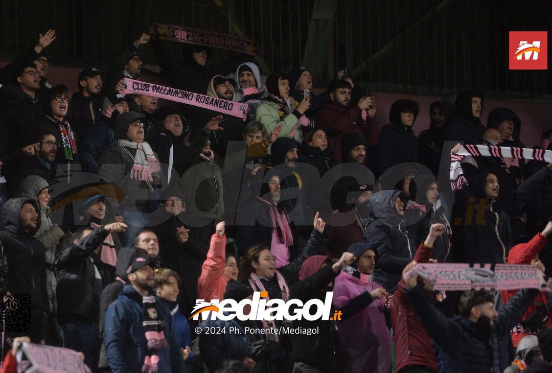 FOTOTIFO Palermo-Modena 4-2, gli scatti ai tifosi al “Renzo Barbera” (GALLERY) - immagine 68