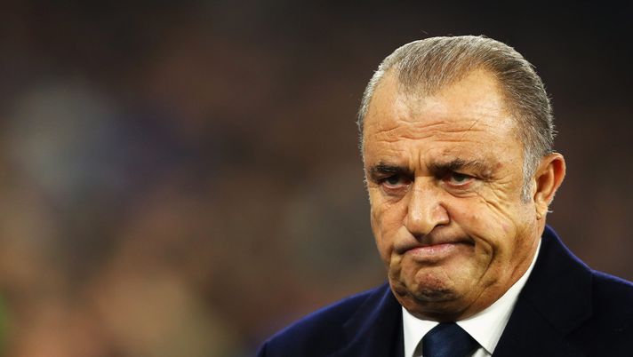 Il Panathinaikos esonera Terim: niente derby con l’Olympiacos per l’Imperatore - immagine 1