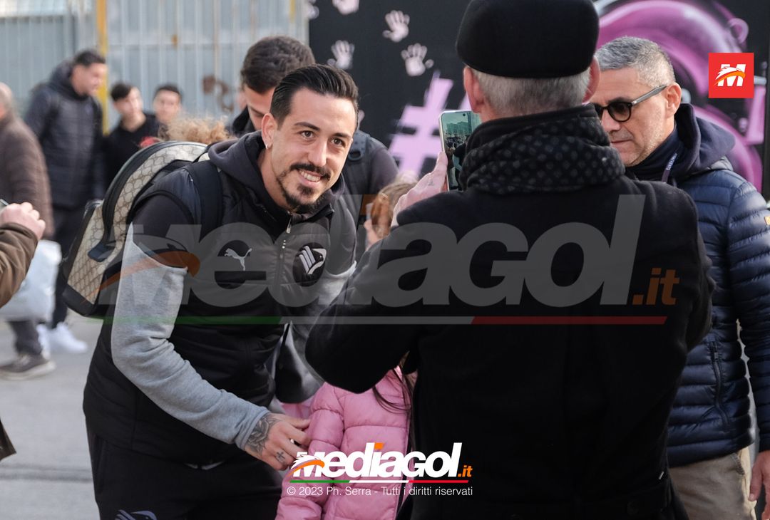 FOTO Como-Palermo, il Palermo in partenza dal ‘Renzo Barbera’ (GALLERY) - immagine 60