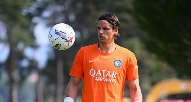 COMO, ITALY - JULY 30: Yann Sommer of FC Internazionale in action during the FC Internazionale training session at BPER Training Centre at Appiano Gentile on July 30, 2024 in Como, Italy. (Photo by Mattia Pistoia - Inter/Inter via Getty Images) Sommer lascia la Svizzera: “Ora concentrato solo sull’Inter, voglio vincere ancora molto”- immagine 3