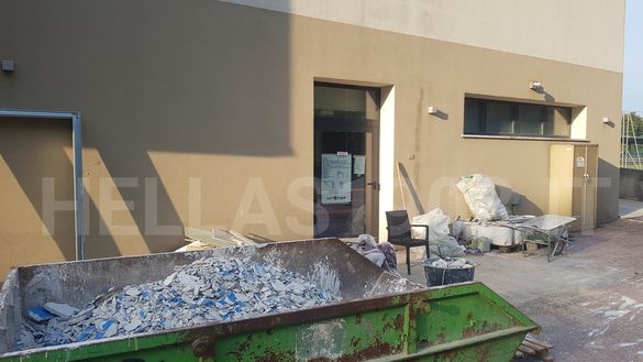LAVORI PER GLI SPOGLIATOI  Esclusiva, Hellas al Bottagisio: tra 15 giorni pronti i campi. Intanto qualcuno ha segato le porte- immagine 2