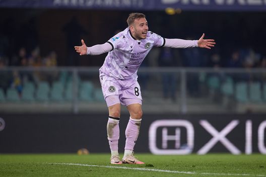 VERONA, ITALY - JANUARY 04: Sandi Lovric of Udinese Calcio reacts during the Serie A match between Verona and Udinese at Stadio Marcantonio Bentegodi on January 04, 2025 in Verona, Italy. (Photo by Emmanuele Ciancaglini/Getty Images) Lovric