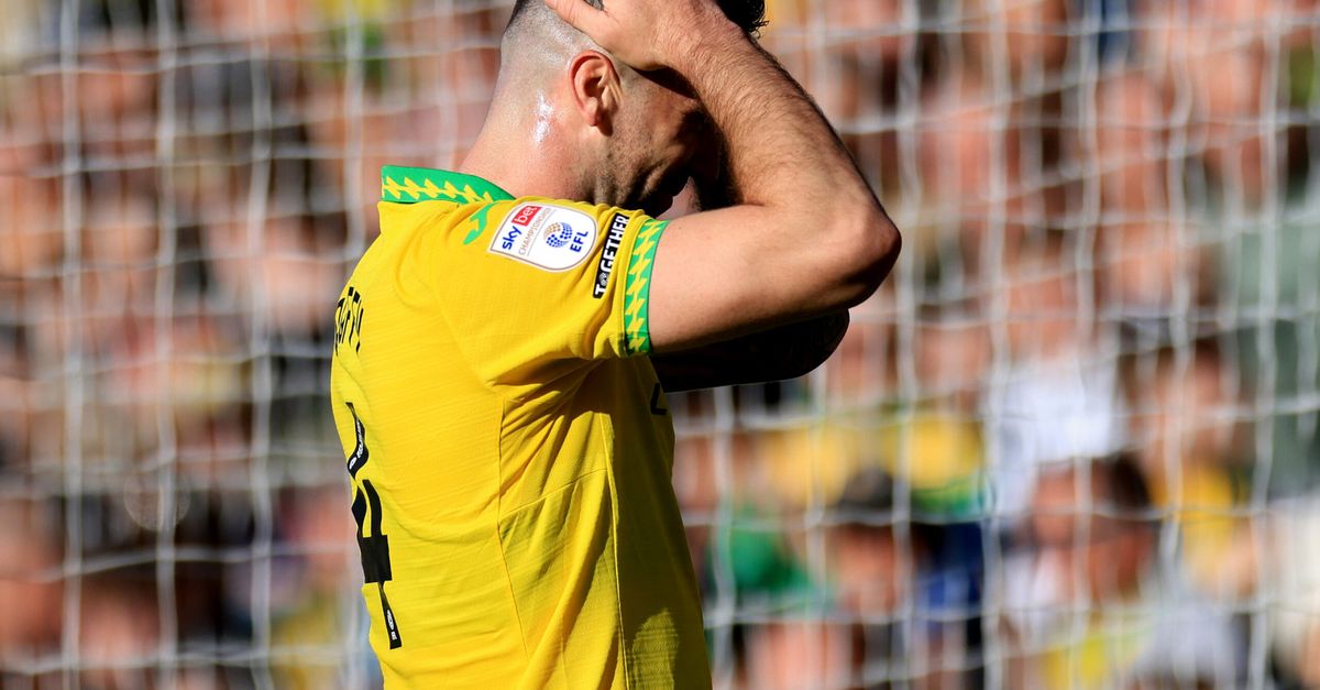 Il Norwich perde sei gare di fila e i tifosi assediano l'entrata riservata ai dirigenti