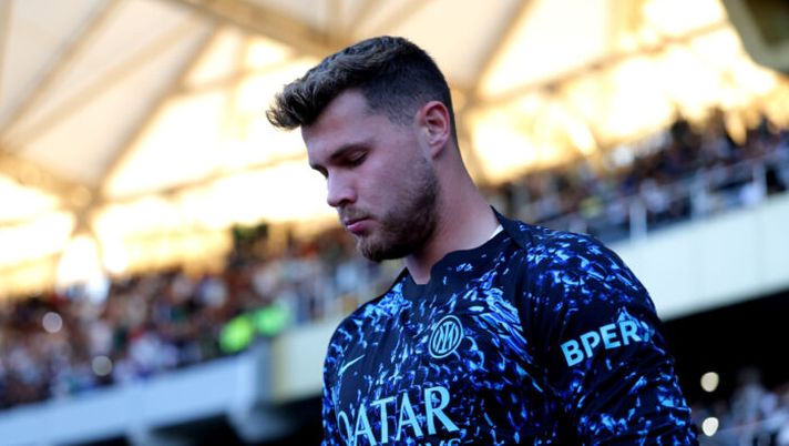 BENGHAZI, LIBYA - OCTOBER 10: Josep Martinez of FC Internazionale warms up prior Club Friendlies match between Atlètico Madrid and FC Internazionale on October 10, 2025 in Benghazi, Libya. (Photo by Francesco Scaccianoce - Inter/Inter via Getty Images) Scatta l’ora di Josep Martinez: fra voglia di campo e l’indagine che lo riguarda, la situazione - immagine 1