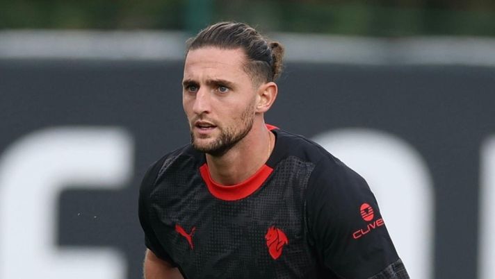 Adrien Rabiot (centrocampista AC Milan), qui durante una seduta di allenamento con i rossoneri a Milanello | Milan News (Getty Images) Milan, Pulisic e Rabiot a Milanello nel giorno di riposo: il francese spinge per tornare