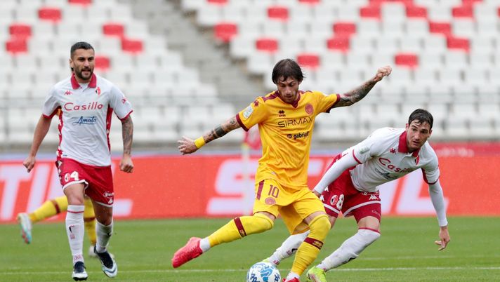 Foto Donato Fasano/LaPresse 01 Maggio 2023 Bari, Italia - sport, calcio - Bari vs Cittadella - Campionato di calcio Serie BKT 2022/2023 - Stadio San Nicola. Nella foto: Mirko Antonucci
May 01 , 2023 Bari, Italy - sport, soccer - Bari vs Cittadella - Italian Football Championship League BKT 2022/2023 - San Nicola stadium. In the pic: Mirko Antonucci Cittadella, trattativa avanzata con lo Spezia per la cessione di Antonucci - immagine 1