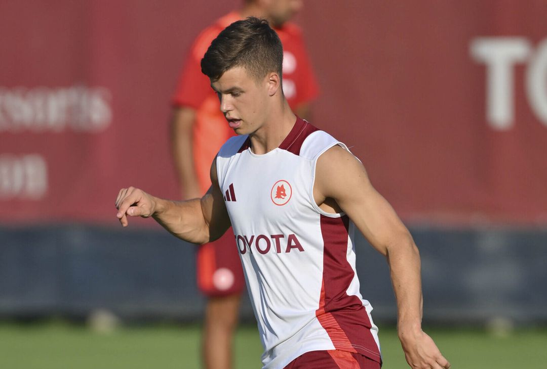 Roma, altro giorno di ritiro: l’allenamento di oggi a Trigoria – FOTO GALLERY - immagine 9