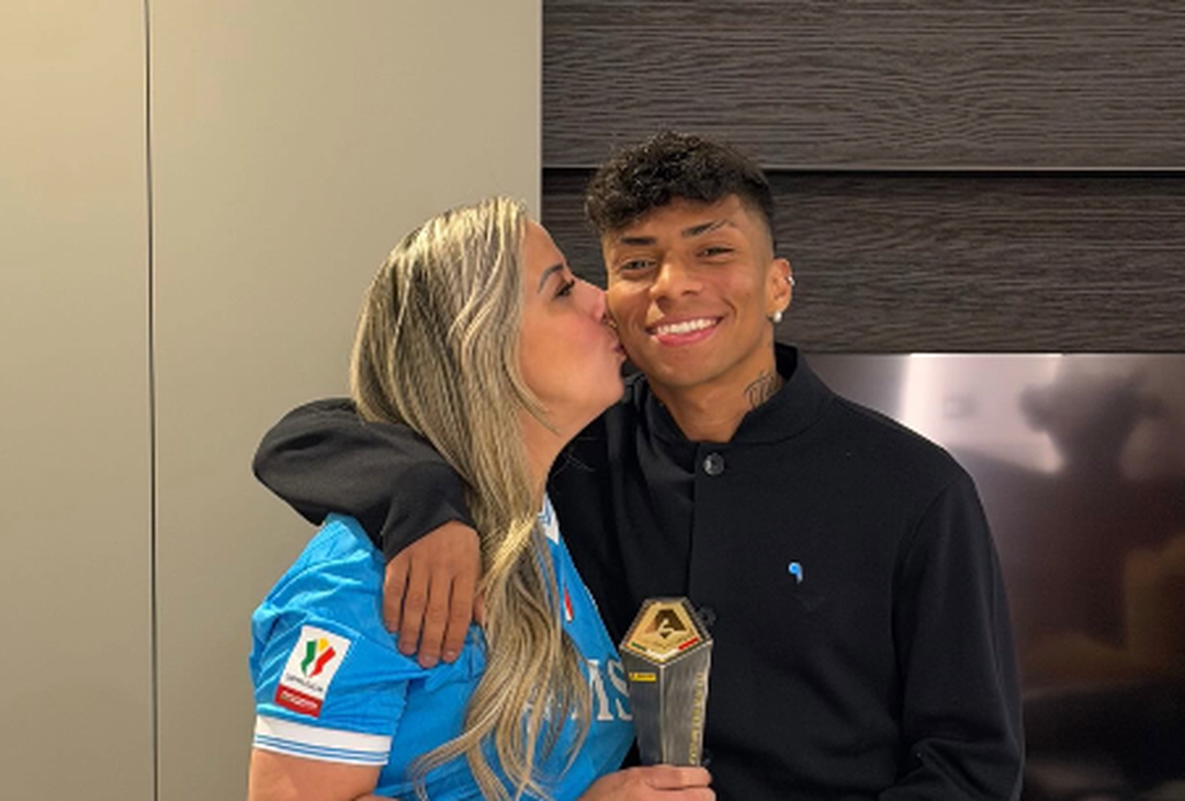 Alisson Santos festeggia il premio MVP e il primo gol con la famiglia – LA GALLERY- immagine 1