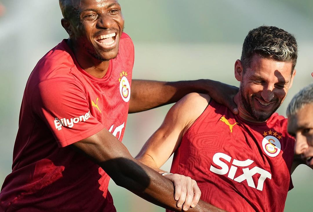 GALLERY Osimhen ritrova Mertens, le immagini del primo allenamento del nigeriano - immagine 3