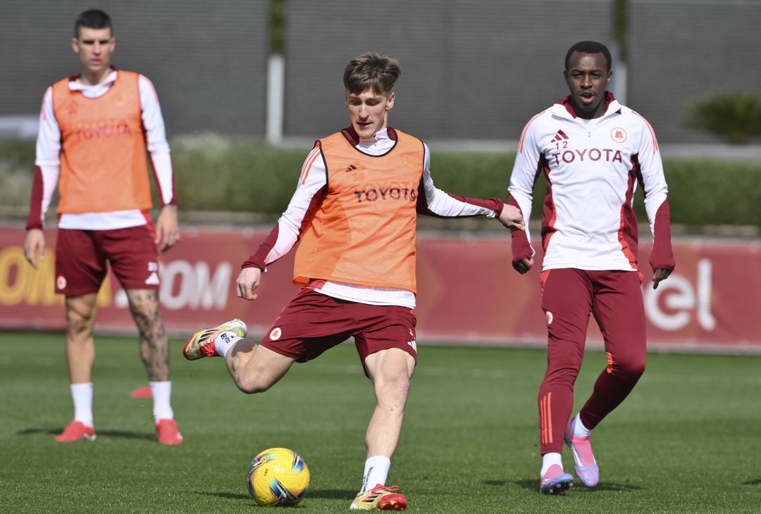 Trigoria, l’allenamento a due giorni dal Como – FOTO GALLERY - immagine 15
