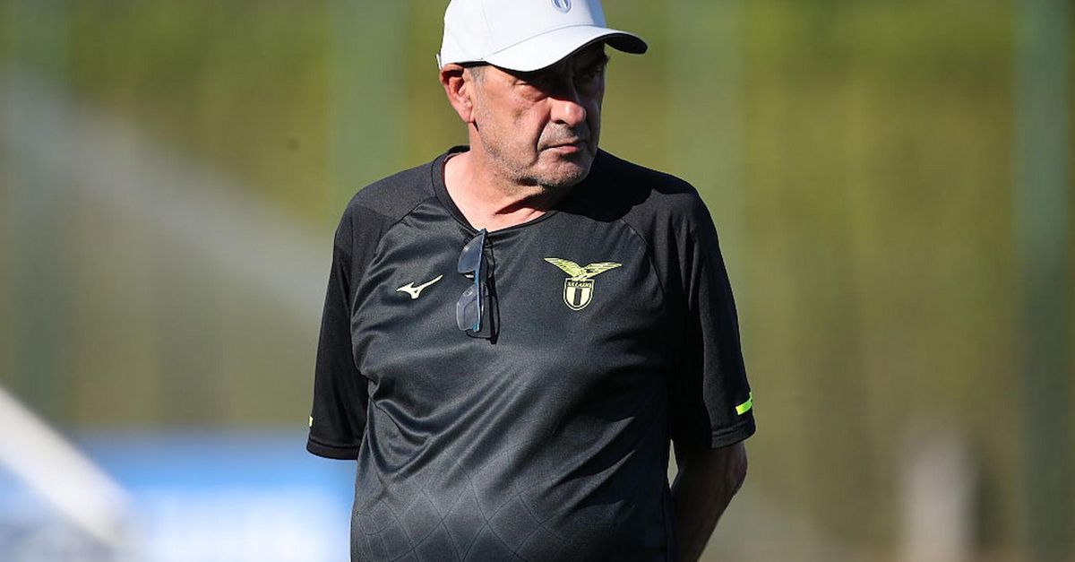 Calcio, Sarri in ospedale. La Lazio: “Visita idoneità approfondita” Calcio, Sarri in ospedale. La Lazio: “Visita idoneità approfondita”