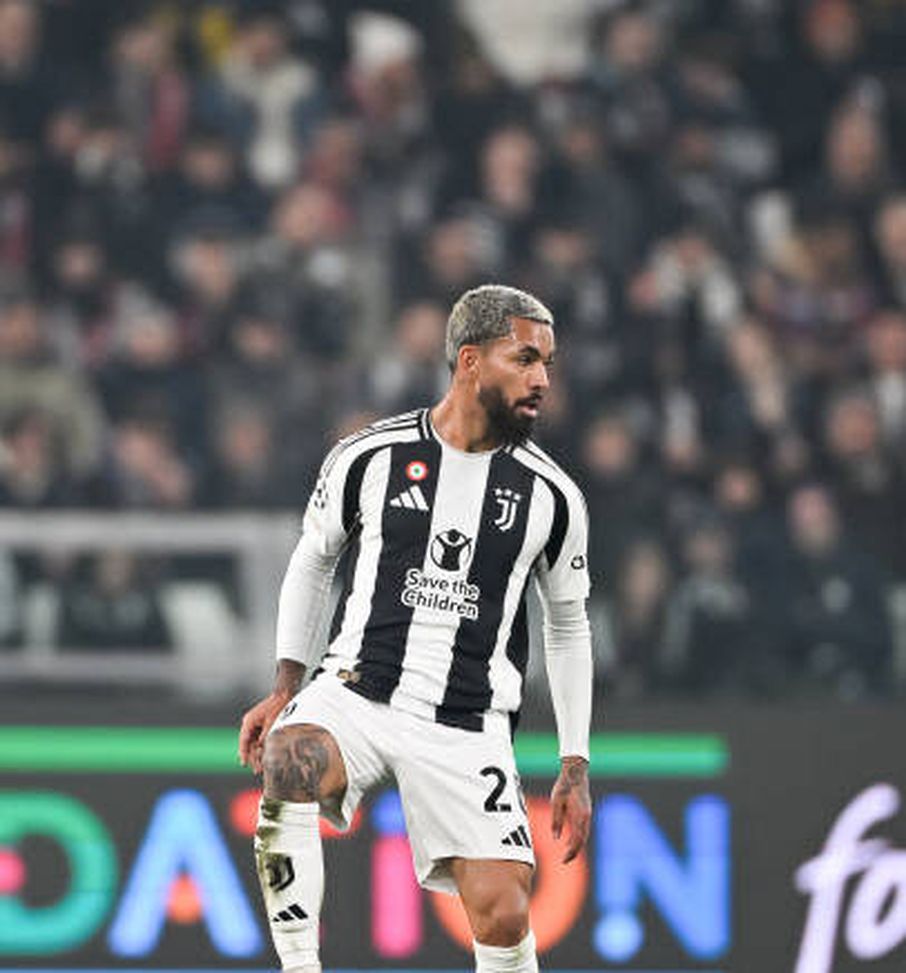 TURIN, ITALY - FEBRUARY 11: Douglas Luiz of Juventus during the UEFA Champions League 2024/25 League Knockout Play-off first leg match between Juventus and PSV at Juventus Stadium on February 11, 2025 in Turin, Italy. (Photo by Daniele Badolato - Juventus FC/Juventus FC via Getty Images) Douglas Luiz
