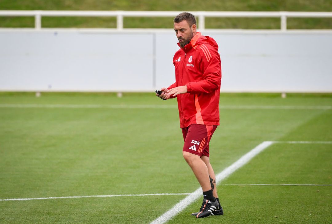 Ritiro Roma, Dovbyk scalda i motori: le indicazioni di De Rossi – FOTO GALLERY - immagine 8